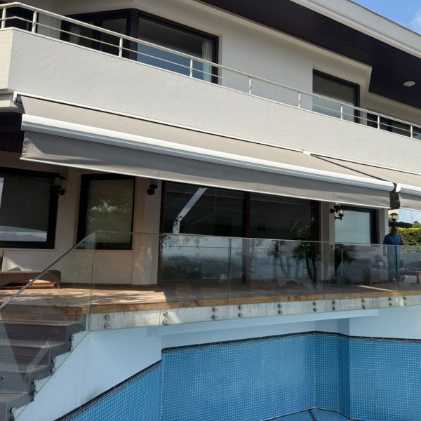 Kasetli tente kol mekanizması profil detayı yakın çekim