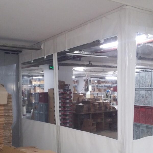 Şeffaf Branda Kapatma 300x300 CM 2 Seffaf Branda Kapatma Fermuarlu