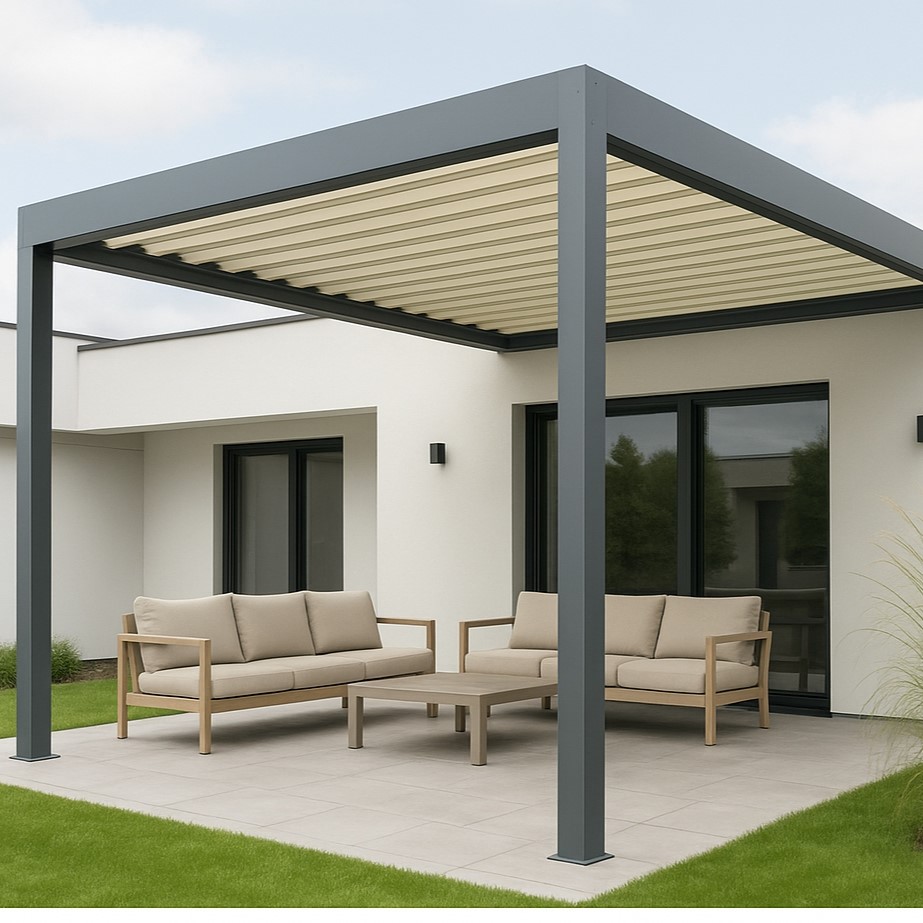 Modern terasta kullanılan otomatik ve motorlu tente sistemi, dayanıklı kumaş ve şık tasarım